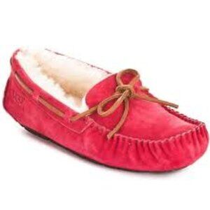 UGG Dakota Woman Moccasin Slippers Size 7